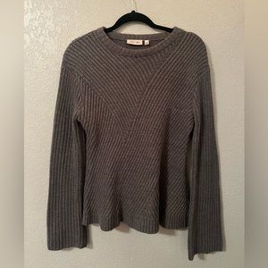 BELL SLEEVED SWEATER